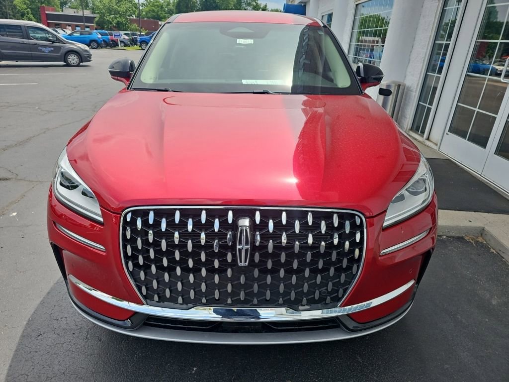 Used 2025 Lincoln Corsair Reserve FWD image 3