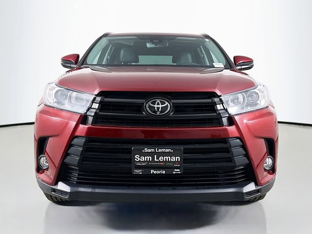 Used 2017 Toyota Highlander SE image 2