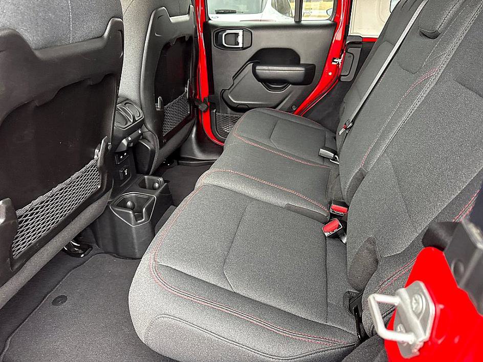 Used 2025 Jeep Wrangler Unlimited Rubicon image 8