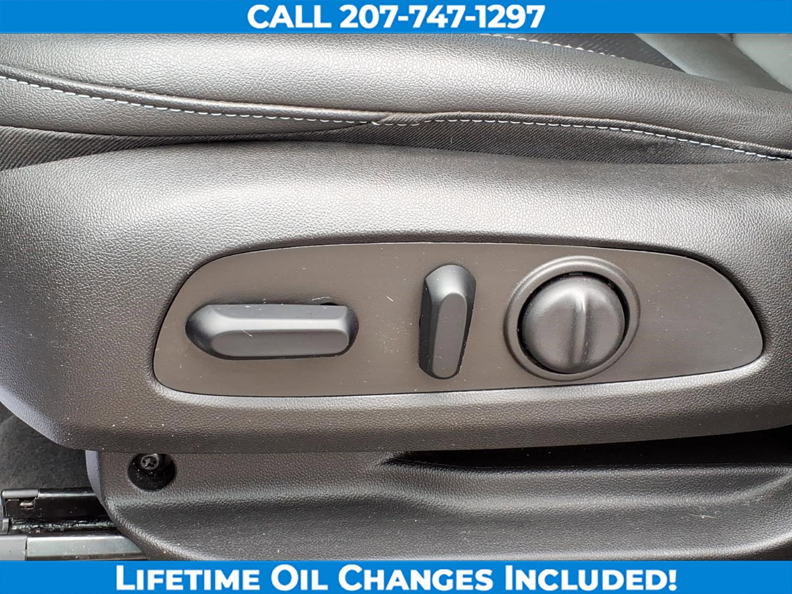 Used 2023 Chevrolet Bolt LT w/ Infotainment Package FWD image 12