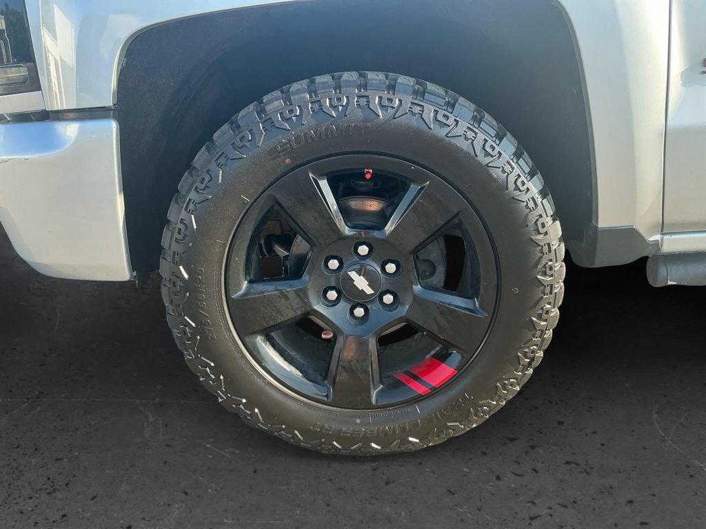 Used 2018 Chevrolet Silverado 1500 LTZ Z71 w/ Redline Edition AWD/4WD image 13