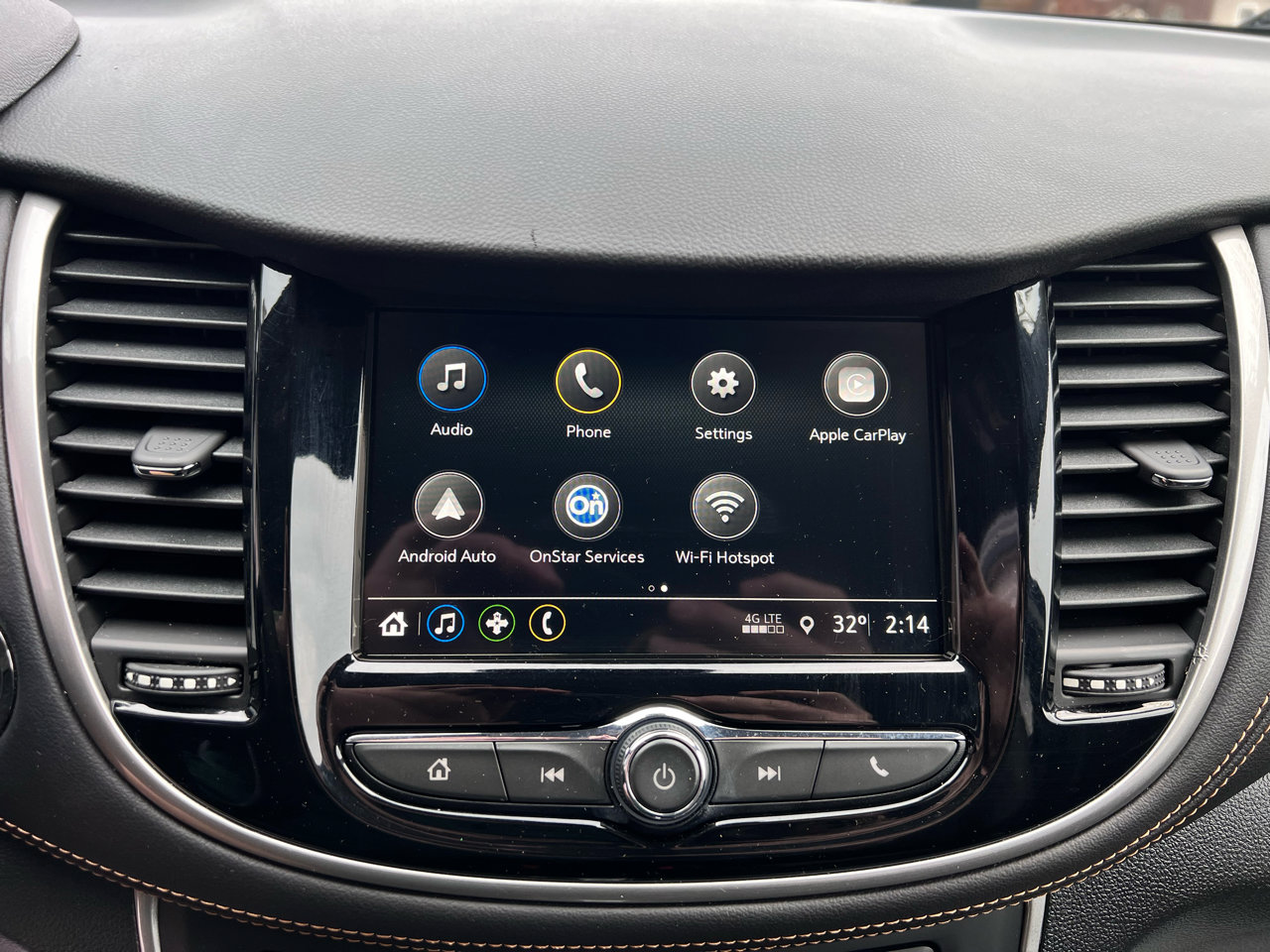 Used 2019 Chevrolet Trax LT w/ LT Convenience Package image 13