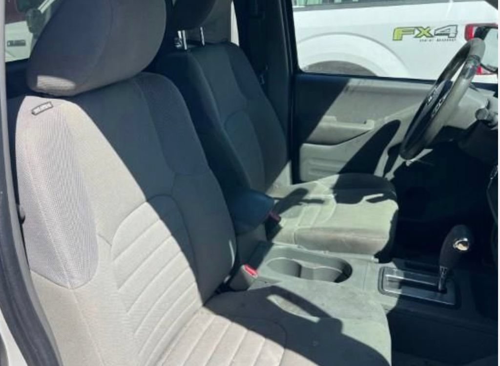 Used 2018 Nissan Frontier S RWD image 7