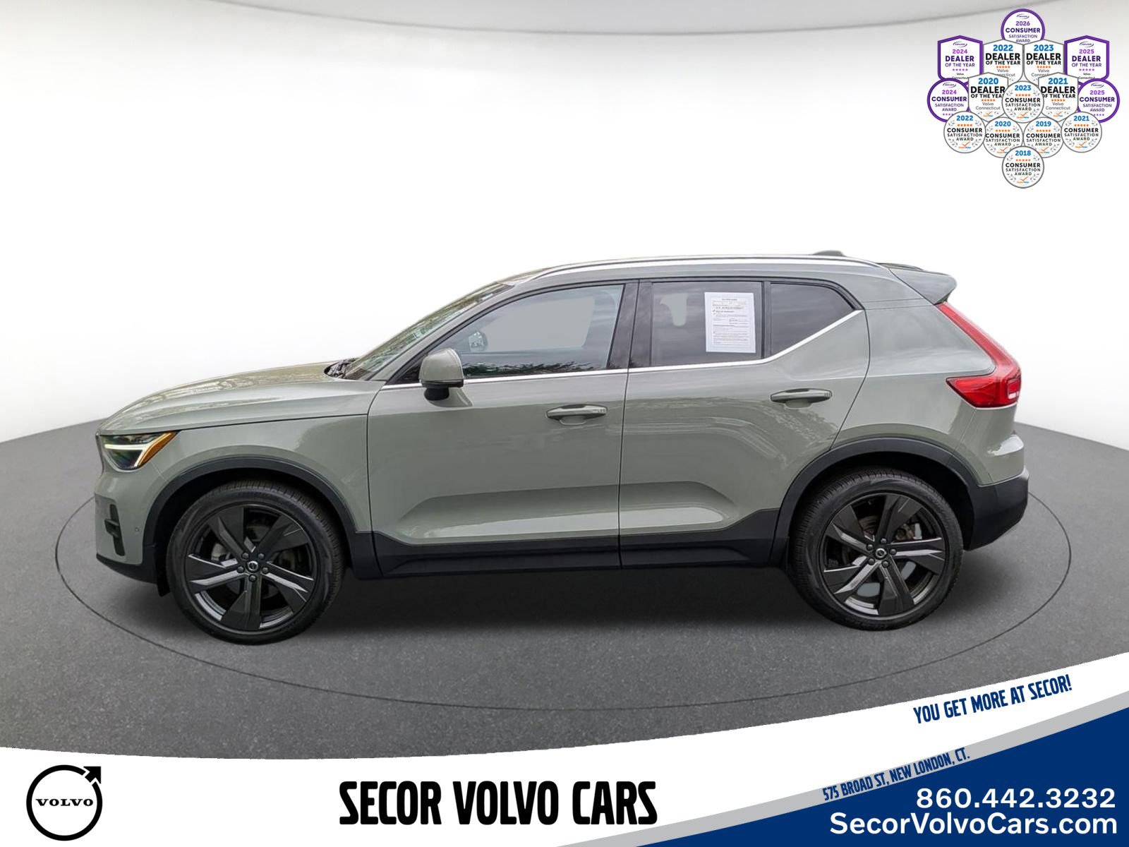 Certified 2023 Volvo XC40 B5 Plus w/ Driver Assist Package AWD/4WD image 10
