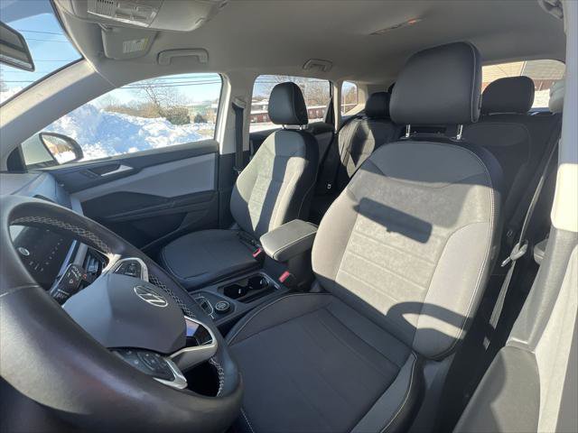 Certified 2022 Volkswagen Taos SE image 11