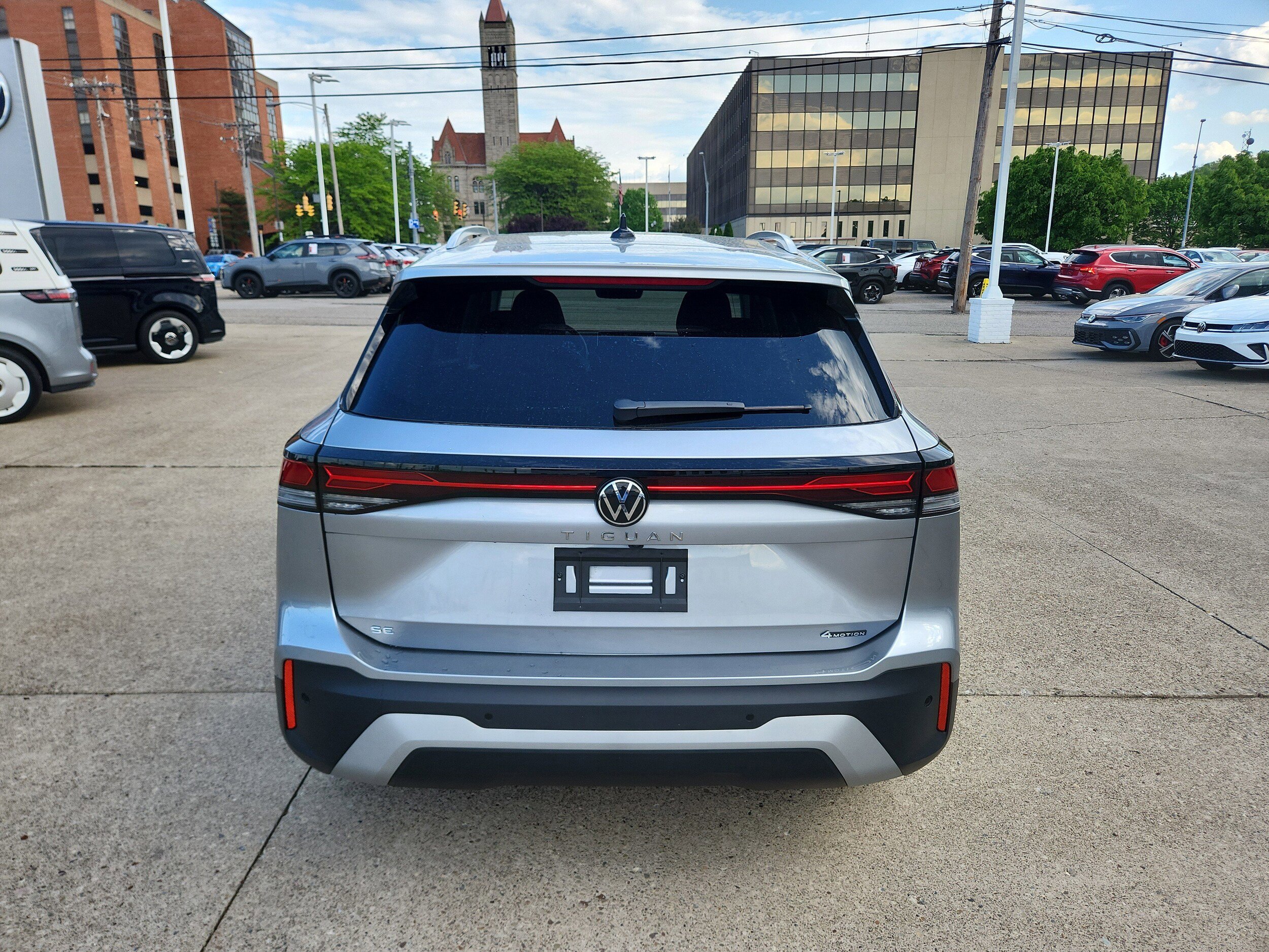 New 2026 Volkswagen Tiguan SE AWD/4WD image 4