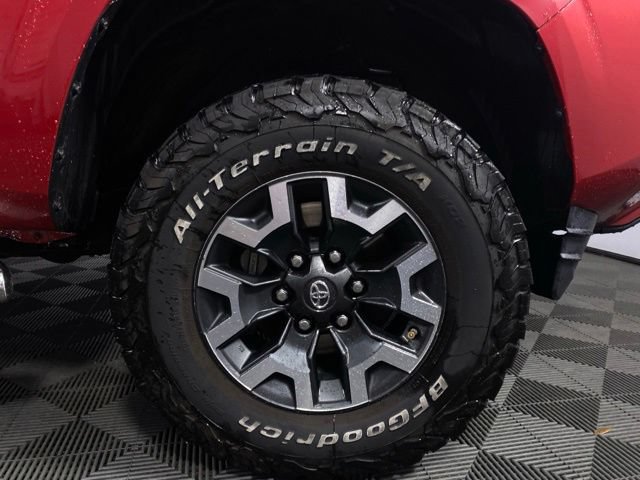 Used 2021 Toyota Tacoma SR w/ SR Convenience Package RWD image 11