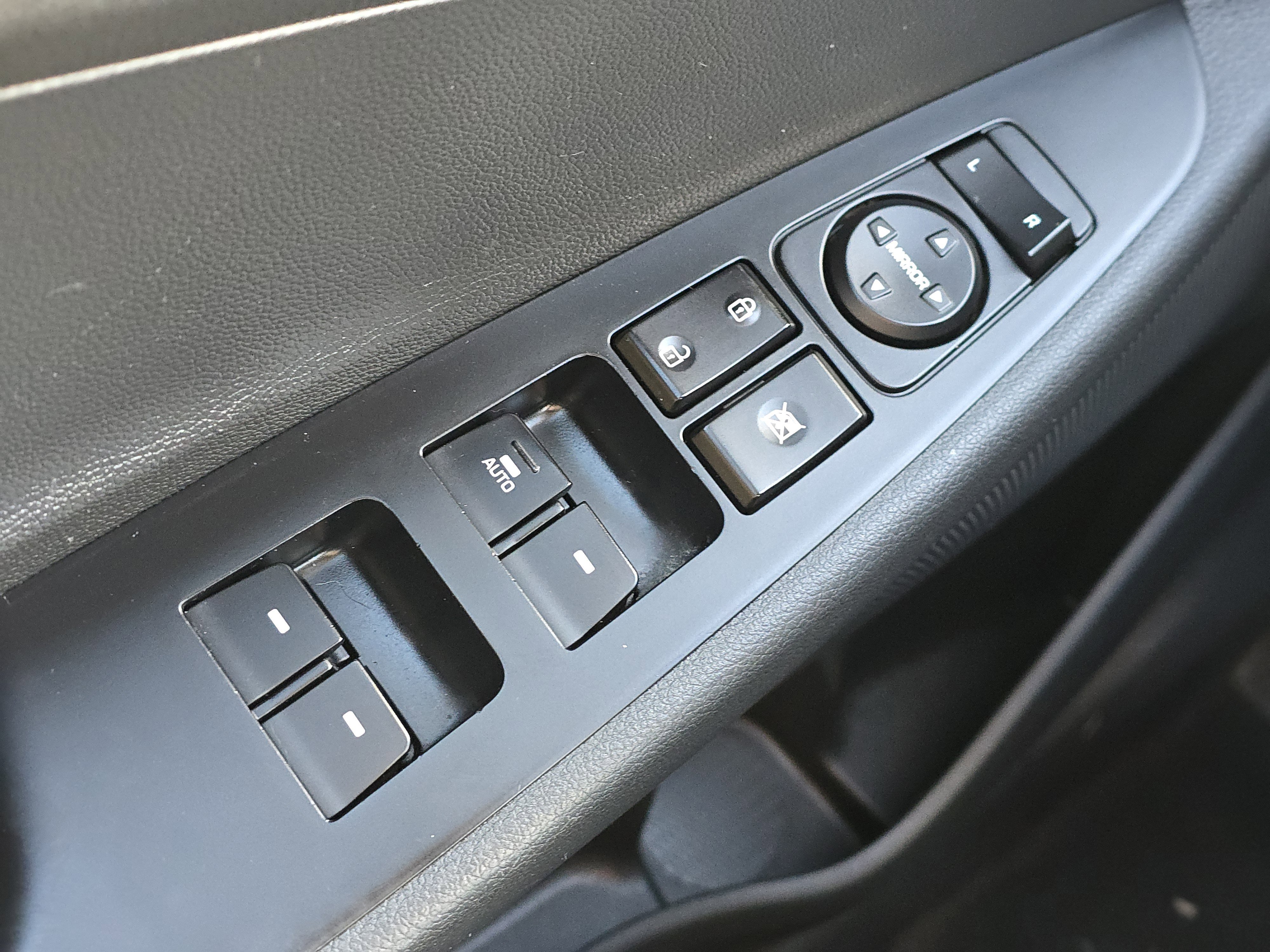 Used 2018 Hyundai Tucson Sport image 26