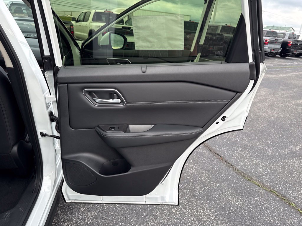 New 2026 Nissan Rogue Platinum w/ Platinum Premium Package AWD/4WD image 22