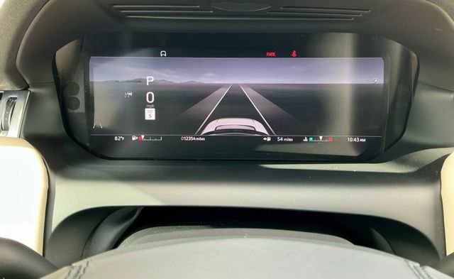 Used 2023 Land Rover Discovery Sport SE image 27