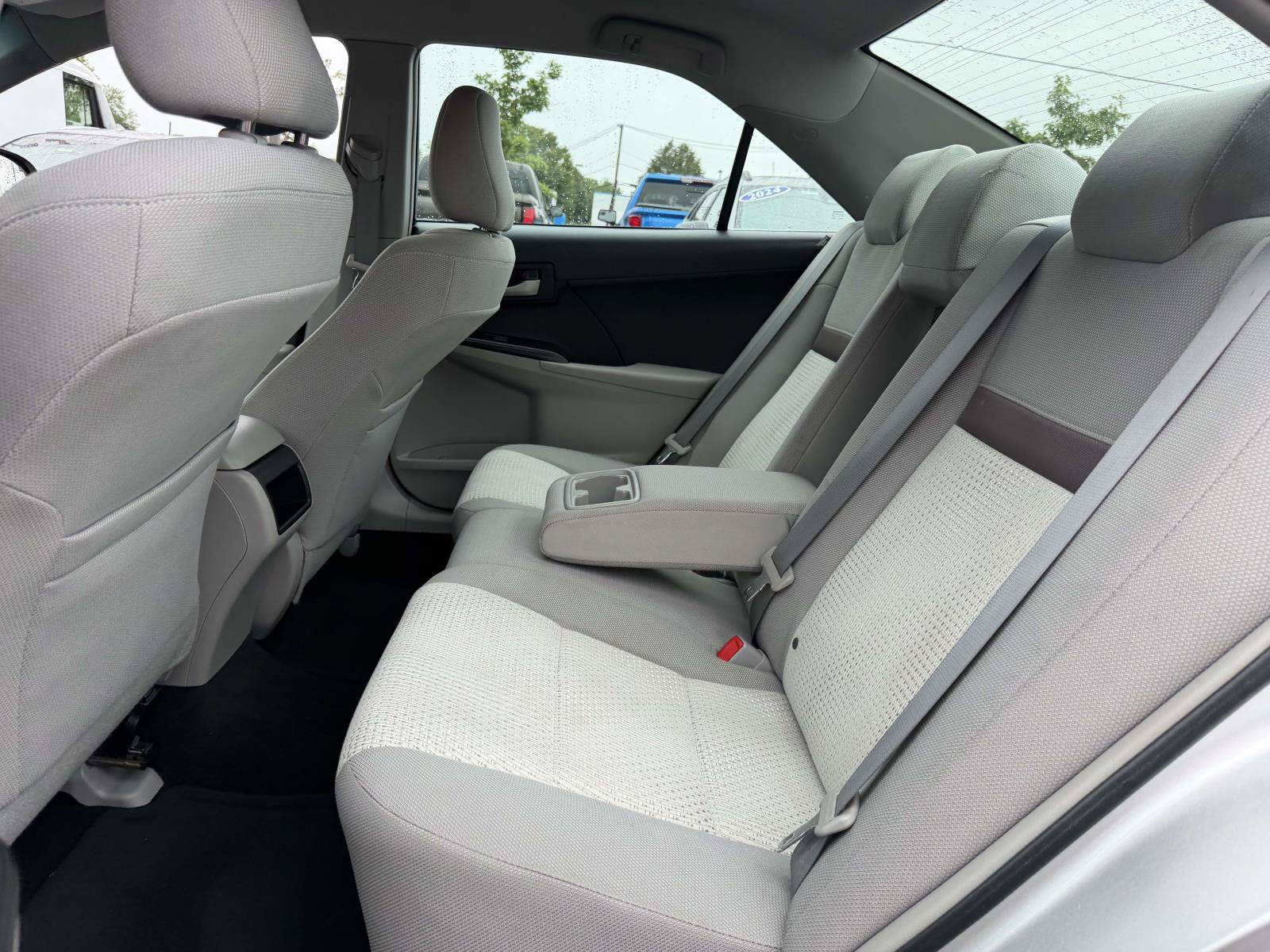 Used 2014 Toyota Camry LE FWD image 13