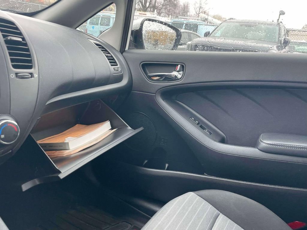 Used 2016 Kia Forte LX image 31