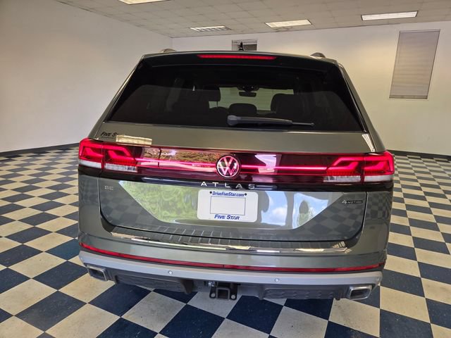 Used 2024 Volkswagen Atlas Peak Edition SE AWD/4WD image 6