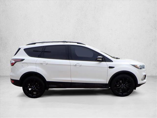 Used 2017 Ford Escape Titanium image 5