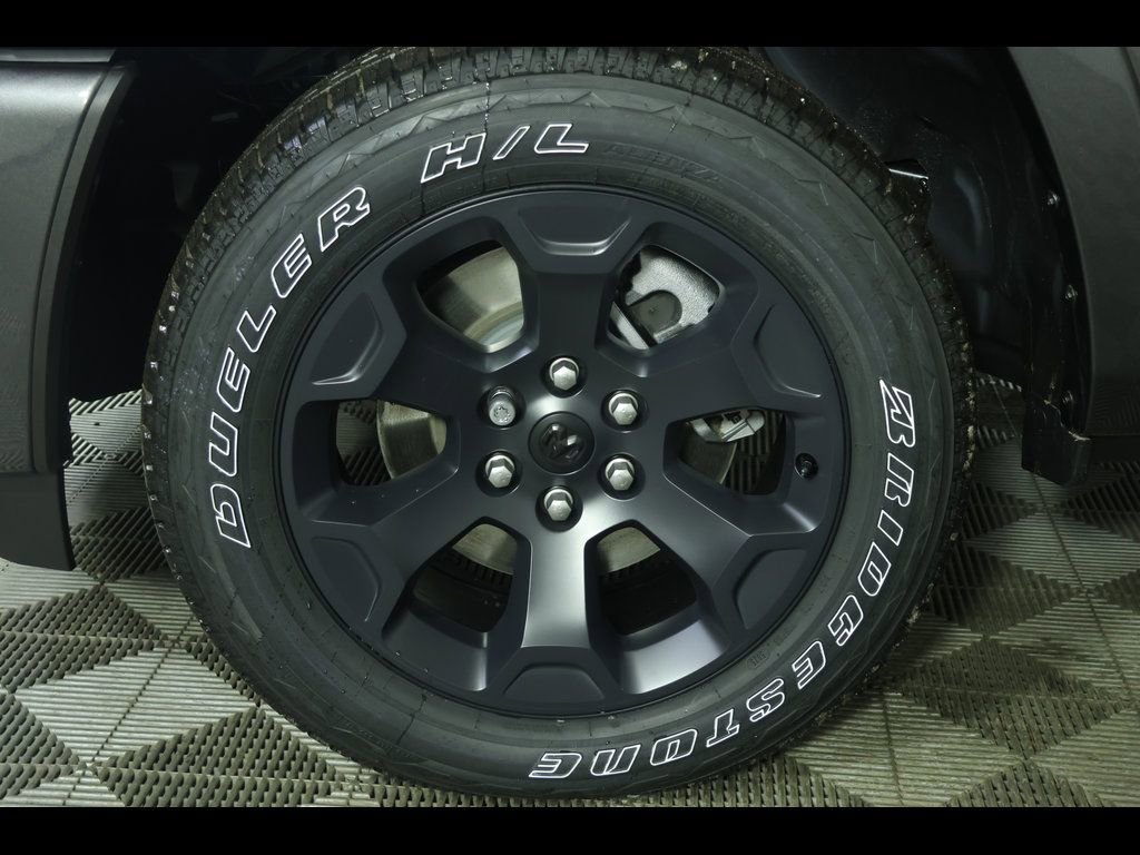 New 2026 RAM 1500 4x4 Crew Cab image 15