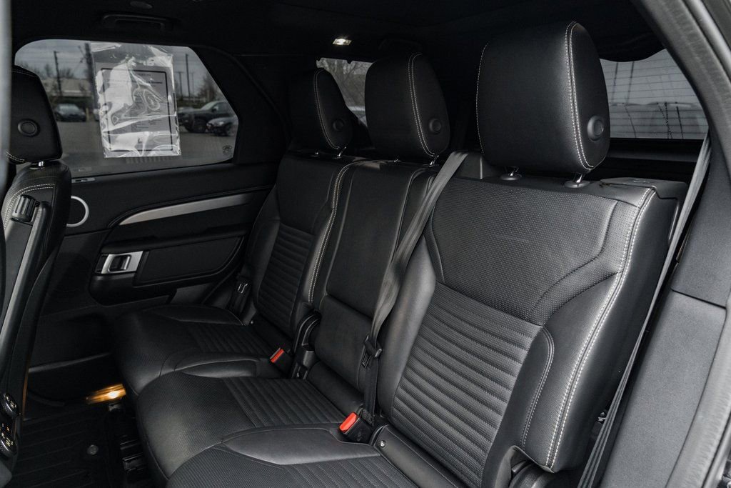 Used 2021 Land Rover Discovery S R-Dynamic image 25