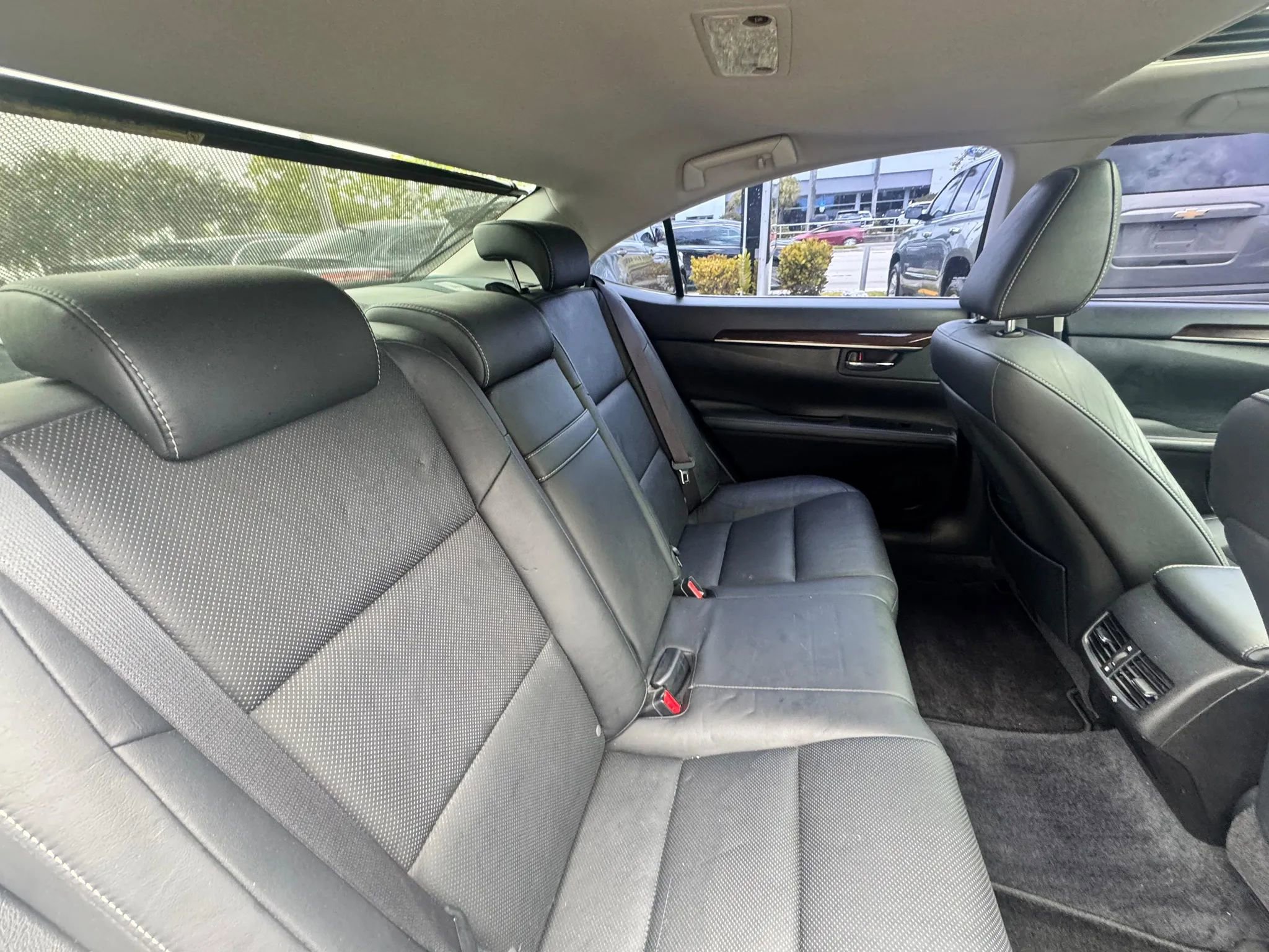 Used 2015 Lexus ES 350 w/ Luxury Package FWD image 17