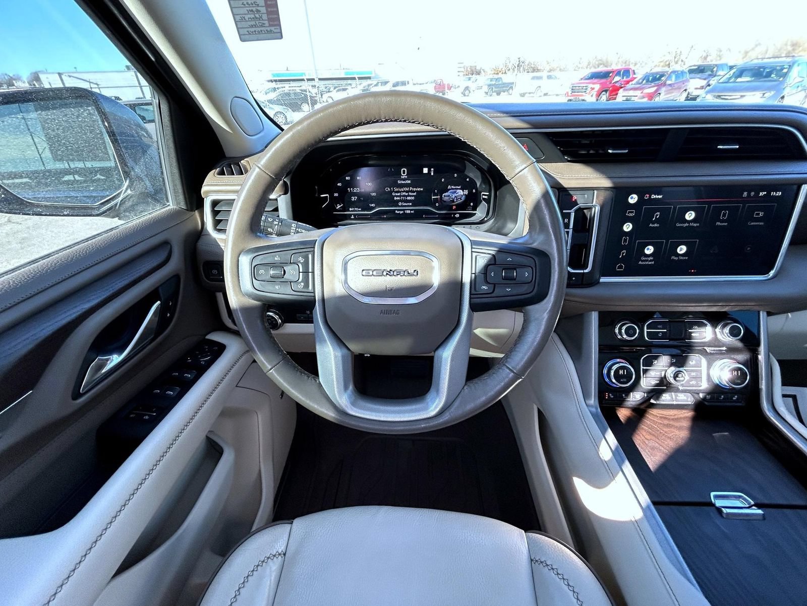 Certified 2022 GMC Yukon XL Denali w/ Denali Premium Package AWD/4WD image 13