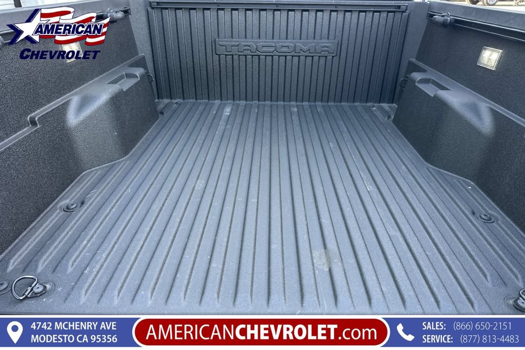 Used 2025 Toyota Tacoma SR5 AWD/4WD image 18