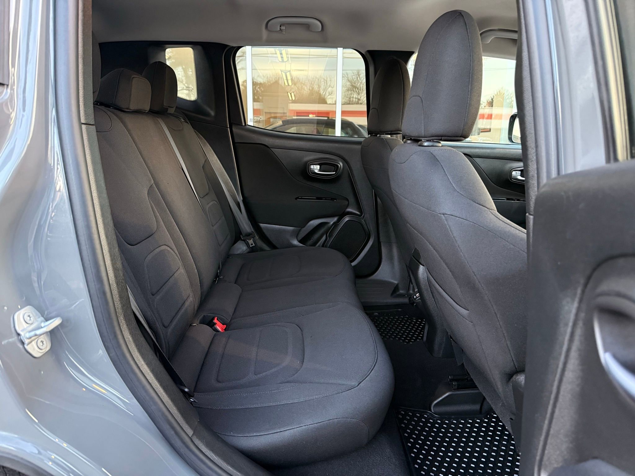Used 2019 Jeep Renegade Latitude w/ Cold Weather Group image 30