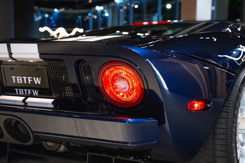 Used 2006 Ford GT RWD image 31