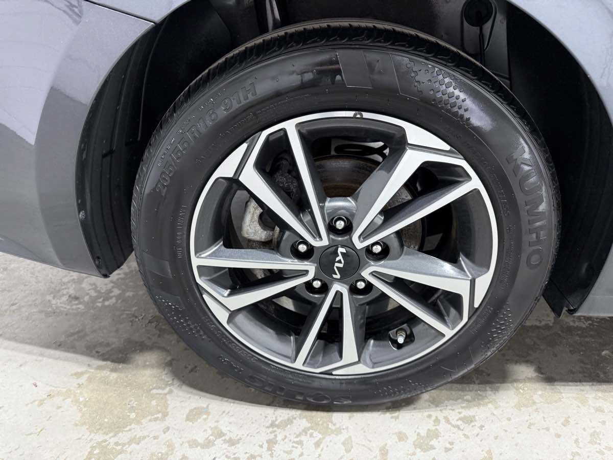 Used 2024 Kia Forte LXS FWD image 6