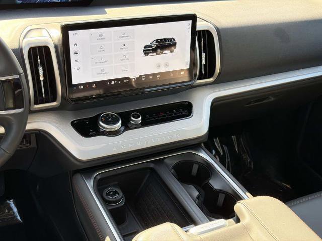 Certified 2025 Ford Expedition Active image 17