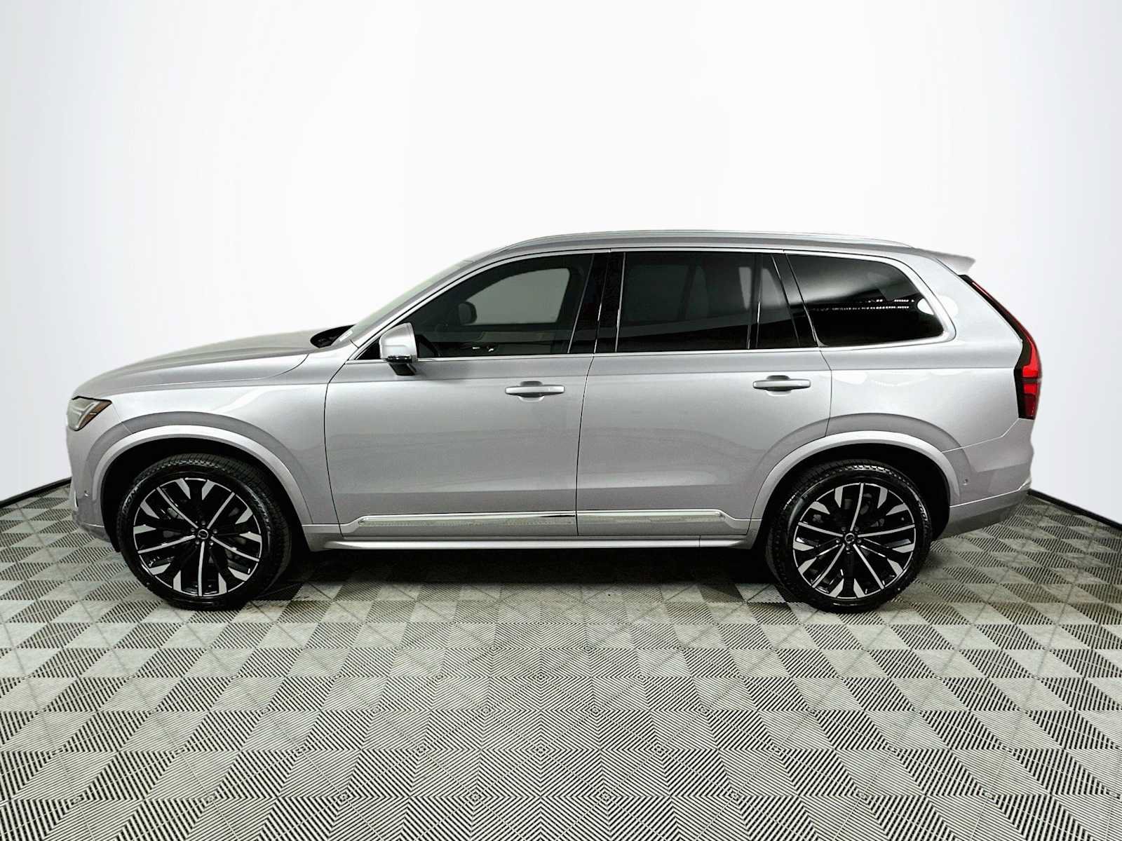 New 2026 Volvo XC90 B5 Plus AWD/4WD image 4
