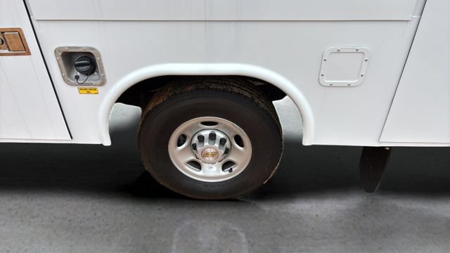 New 2025 Chevrolet Express 3500 w/ Power Convenience Package RWD image 18