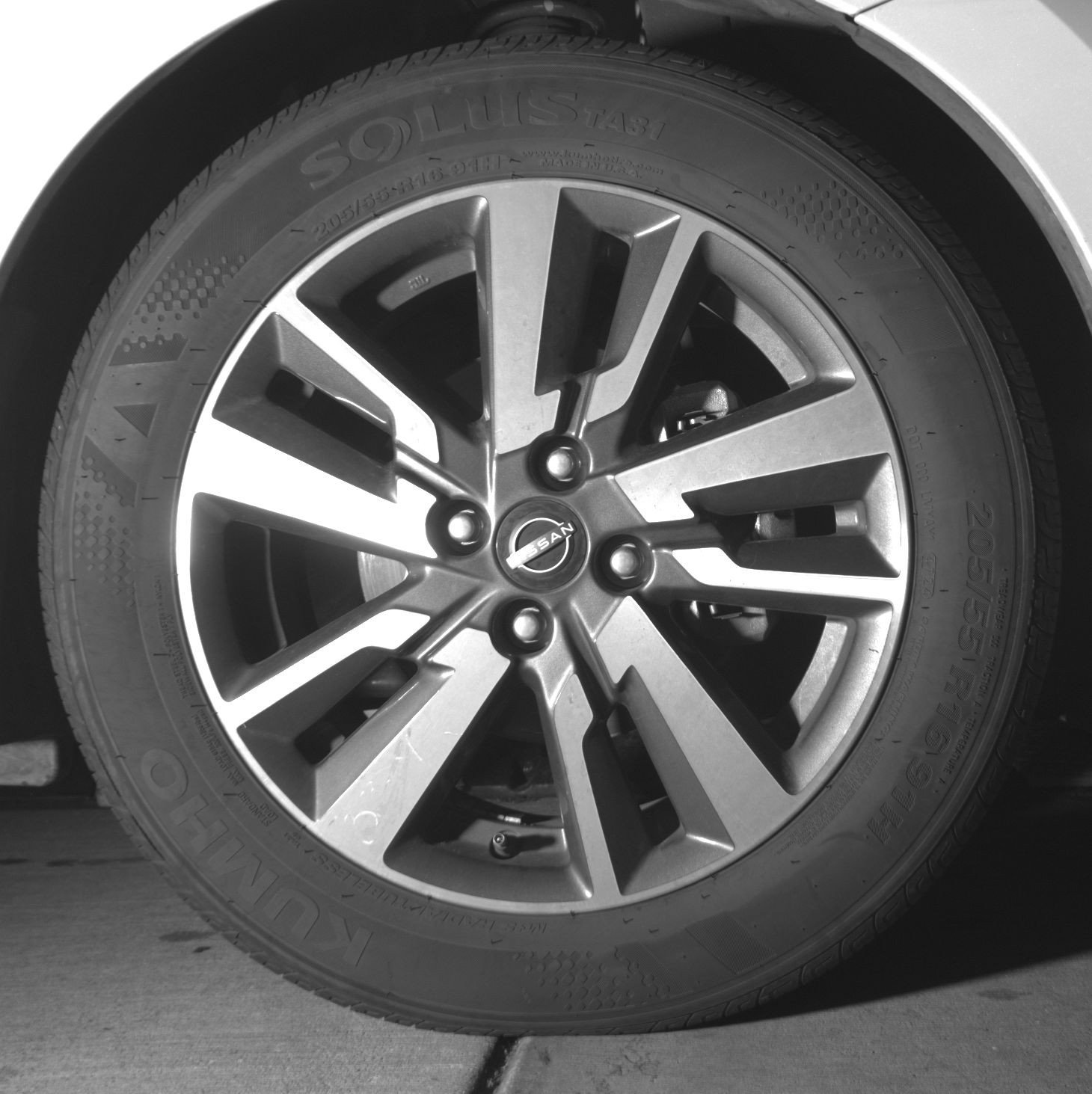 Used 2025 Nissan Versa SV FWD image 13