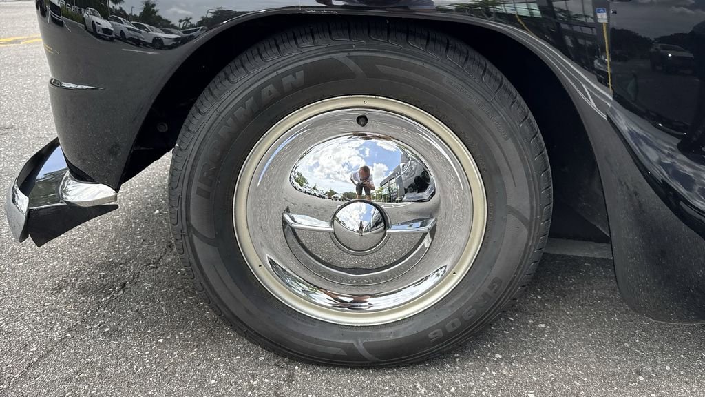 Used 2022 Chrysler Voyager LX image 55