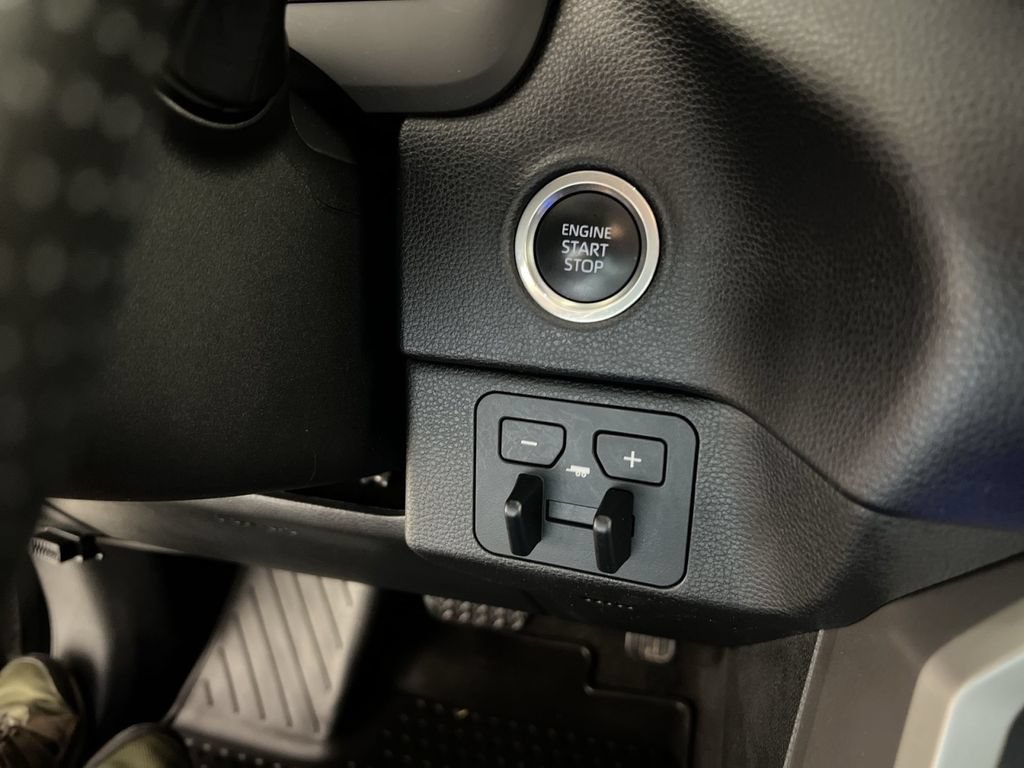 Used 2022 Toyota Tundra SR5 AWD/4WD image 35