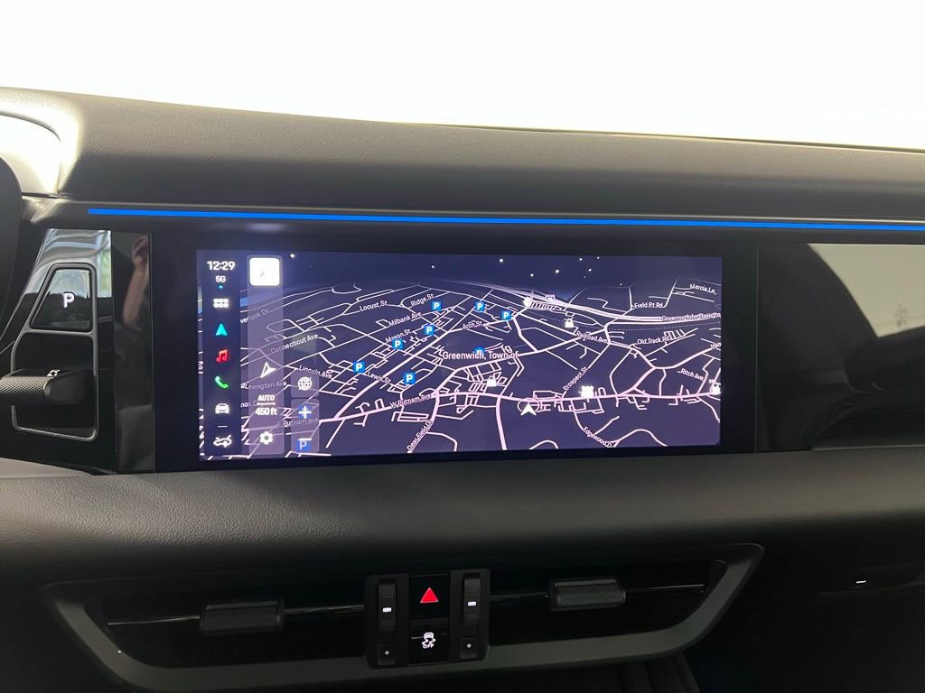 Certified 2025 Porsche Macan Electric image 32