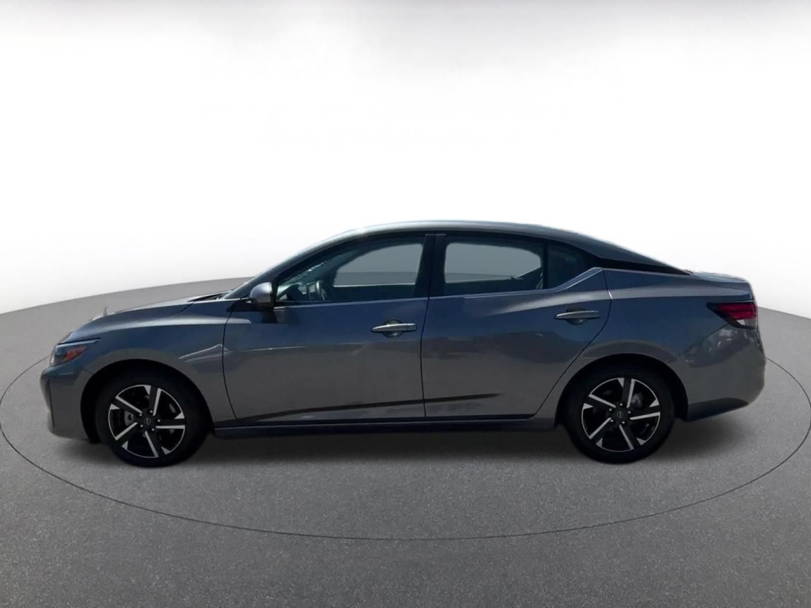 Used 2025 Nissan Sentra SV FWD image 8