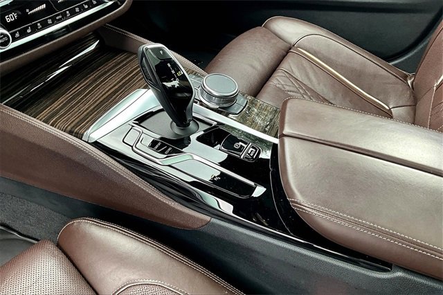 Used 2022 BMW M550i xDrive w/ Shadowloine Package image 14