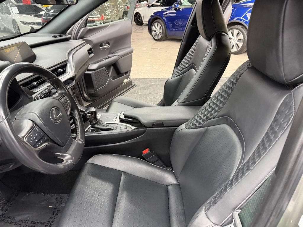 Used 2021 Lexus UX 200 w/ Accessory Package (Z1) FWD image 32