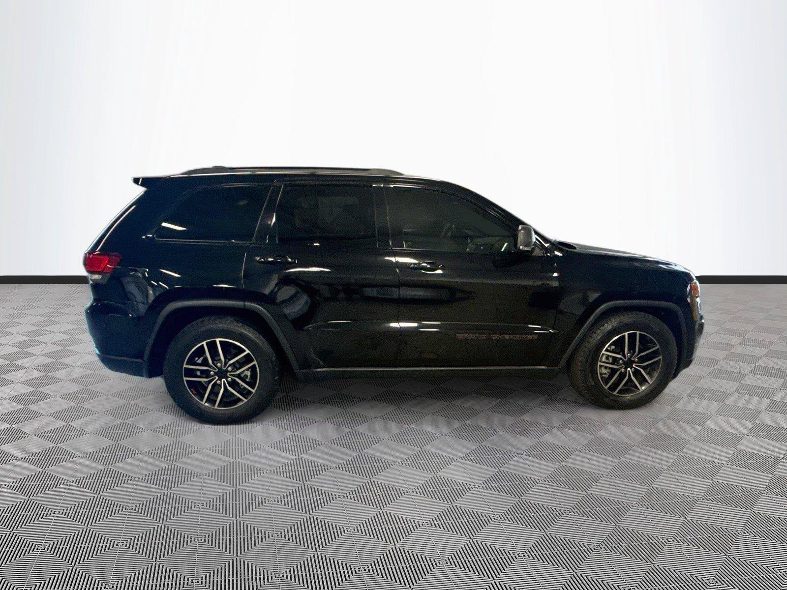 Used 2021 Jeep Grand Cherokee Trailhawk w/ Premium Lighting Group AWD/4WD image 8