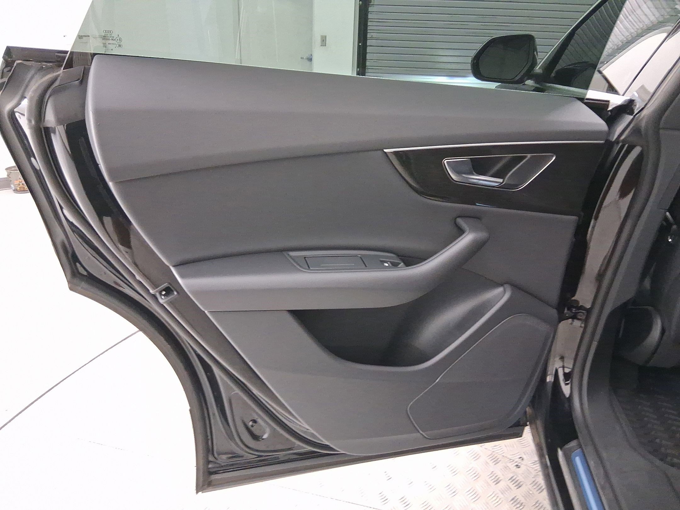 New 2025 Audi Q8 Premium image 27