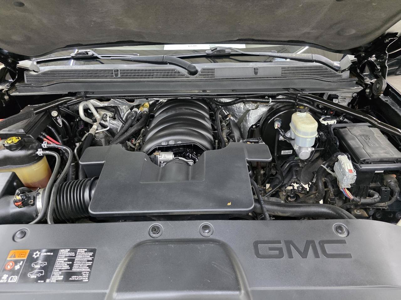 Used 2016 GMC Yukon XL Denali w/ Open Road Package AWD/4WD image 46