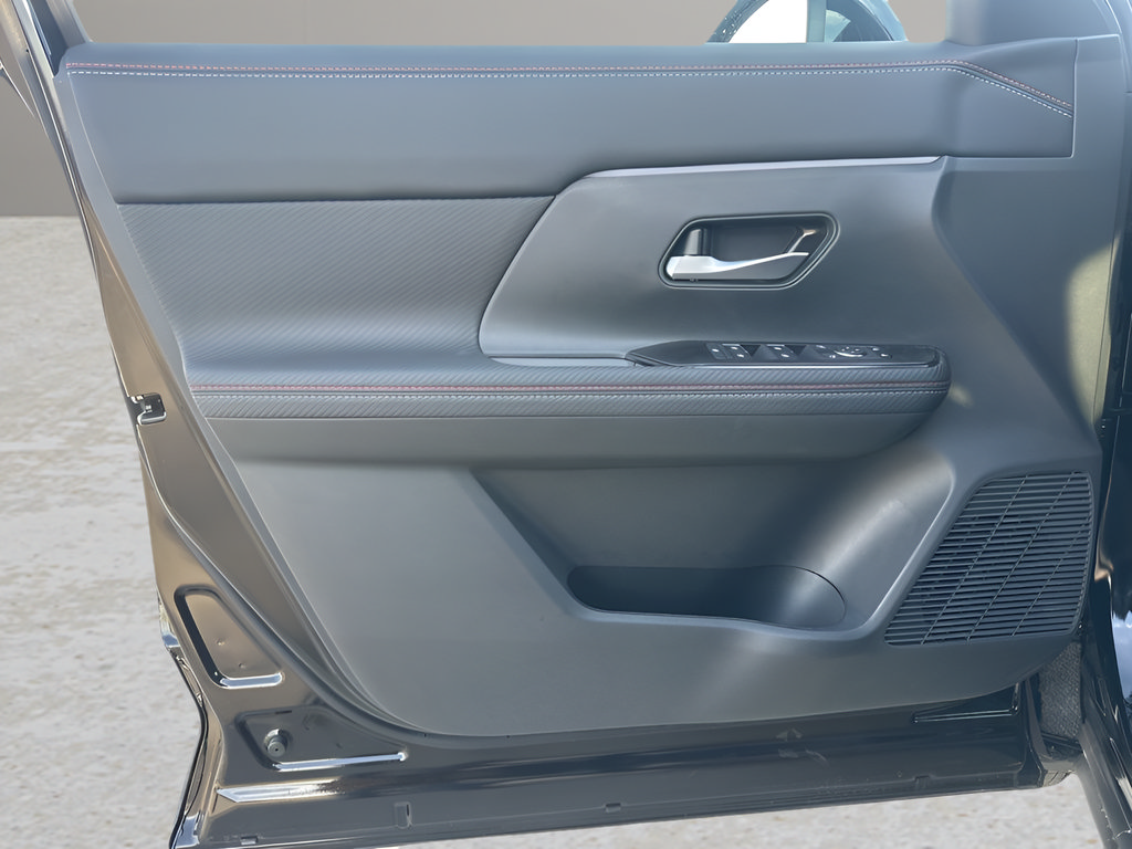 New 2026 Nissan Kicks SR FWD image 16