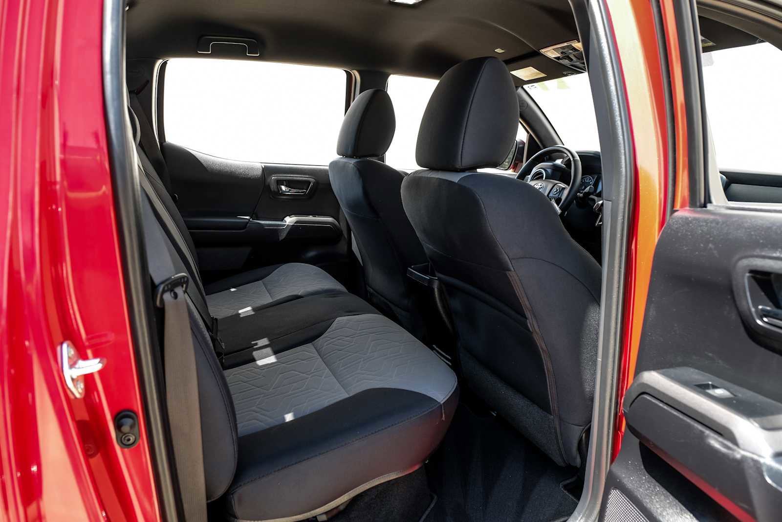 Used 2021 Toyota Tacoma TRD Off-Road AWD/4WD image 39