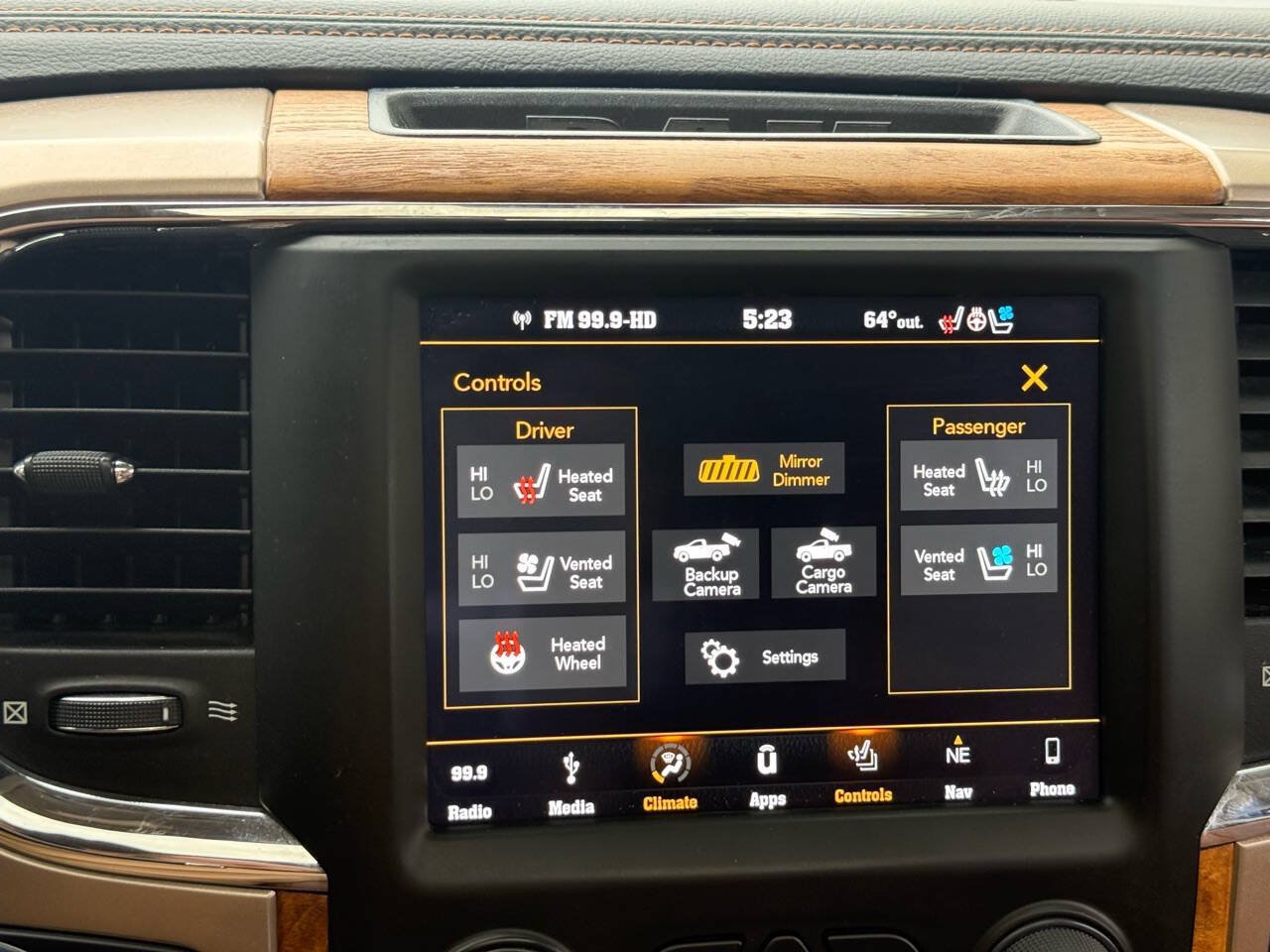 Used 2018 RAM 2500 Longhorn AWD/4WD image 70