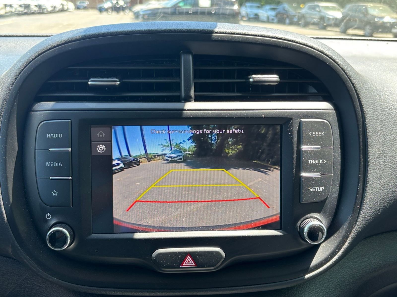 Used 2025 Kia Soul LX w/ LX Technology Package FWD image 22