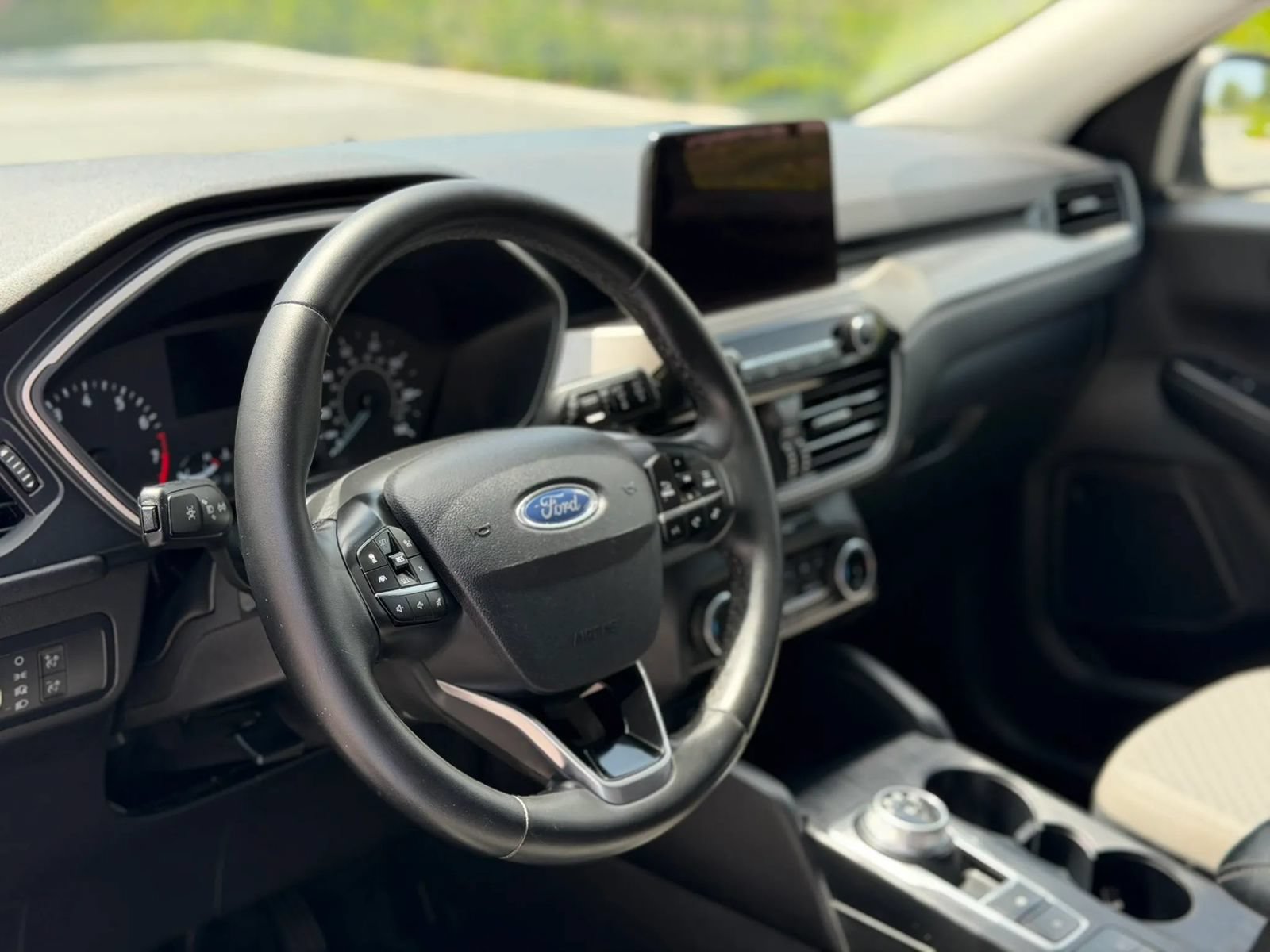 Used 2022 Ford Escape SE w/ Convenience Package FWD image 24
