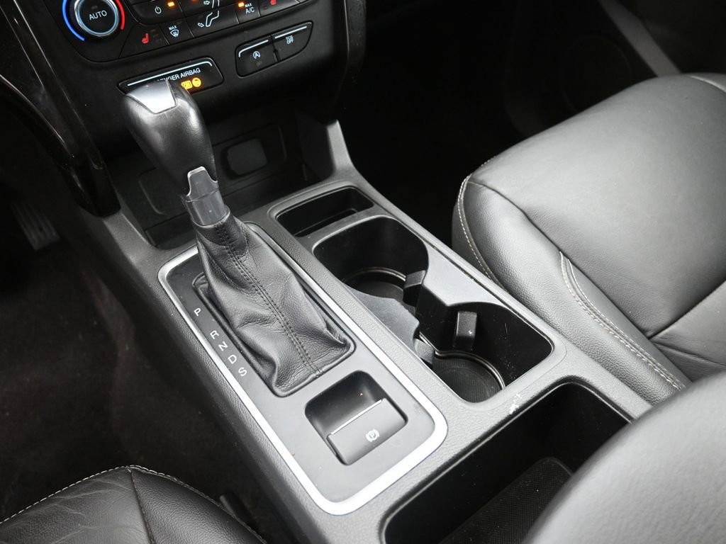 Used 2017 Ford Escape Titanium image 28