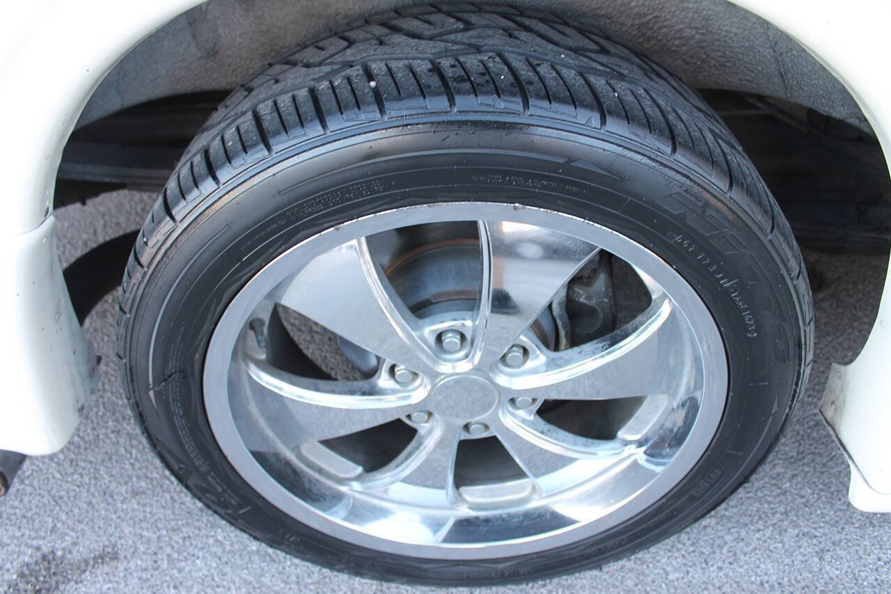 Used 2006 Chevrolet Express 1500 RWD image 12