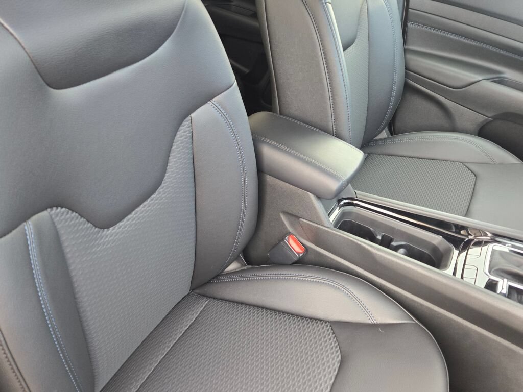 New 2026 Jeep Compass Latitude AWD/4WD image 8