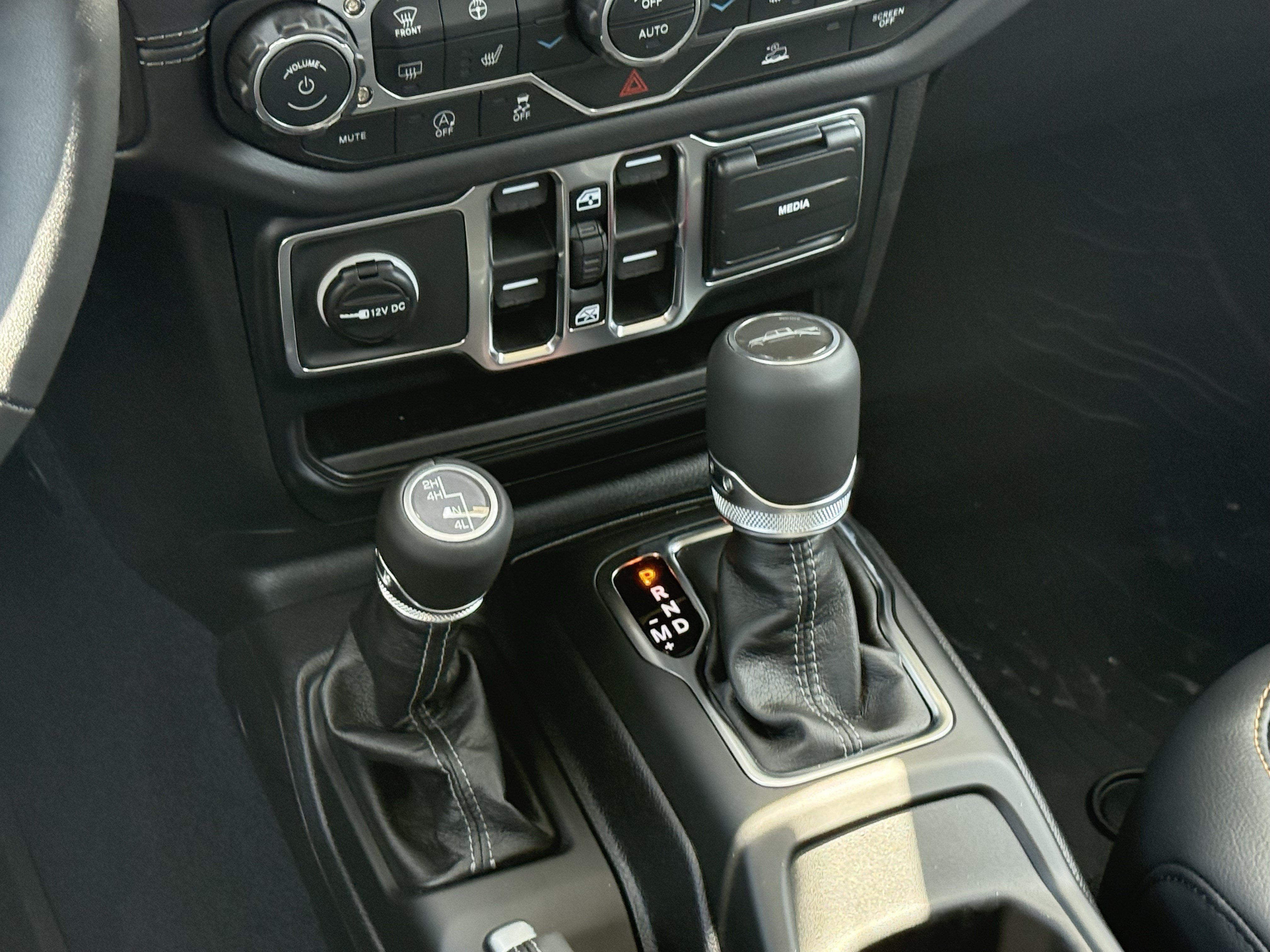 New 2026 Jeep Gladiator Sport AWD/4WD image 15
