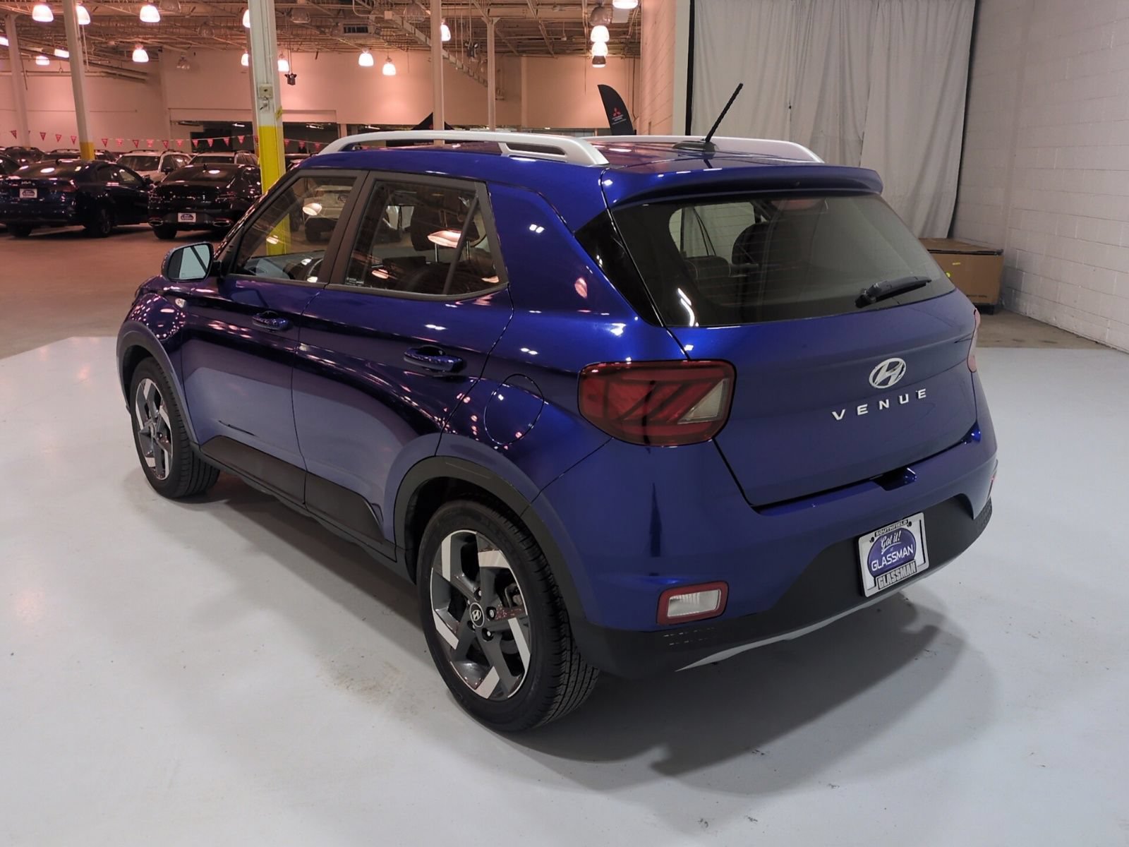 Certified 2023 Hyundai Venue Limited w/ Cargo Package FWD image 5