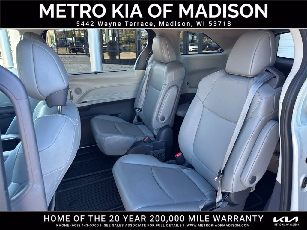 Used 2021 Toyota Sienna XLE AWD/4WD image 30